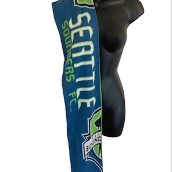 Seattle Sounders FC FanaticsBranded Core Scarf - Rave Green Sports scarf - Picture 10 of 13